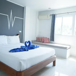 https://lucky-house-surat-thani.tophotelskohtao.com